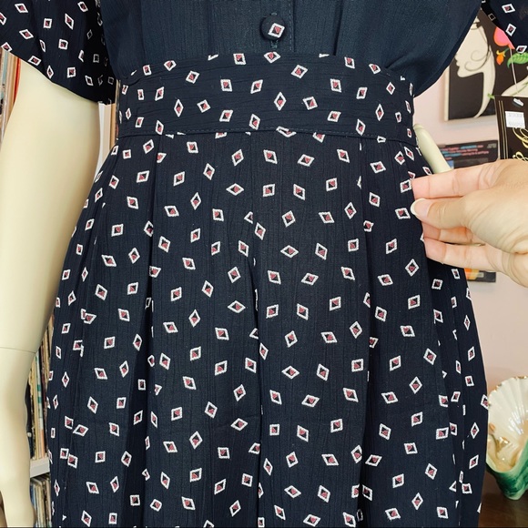 Vintage 80’s Floral Abstract Print Shorts Set - Picture 7 of 14